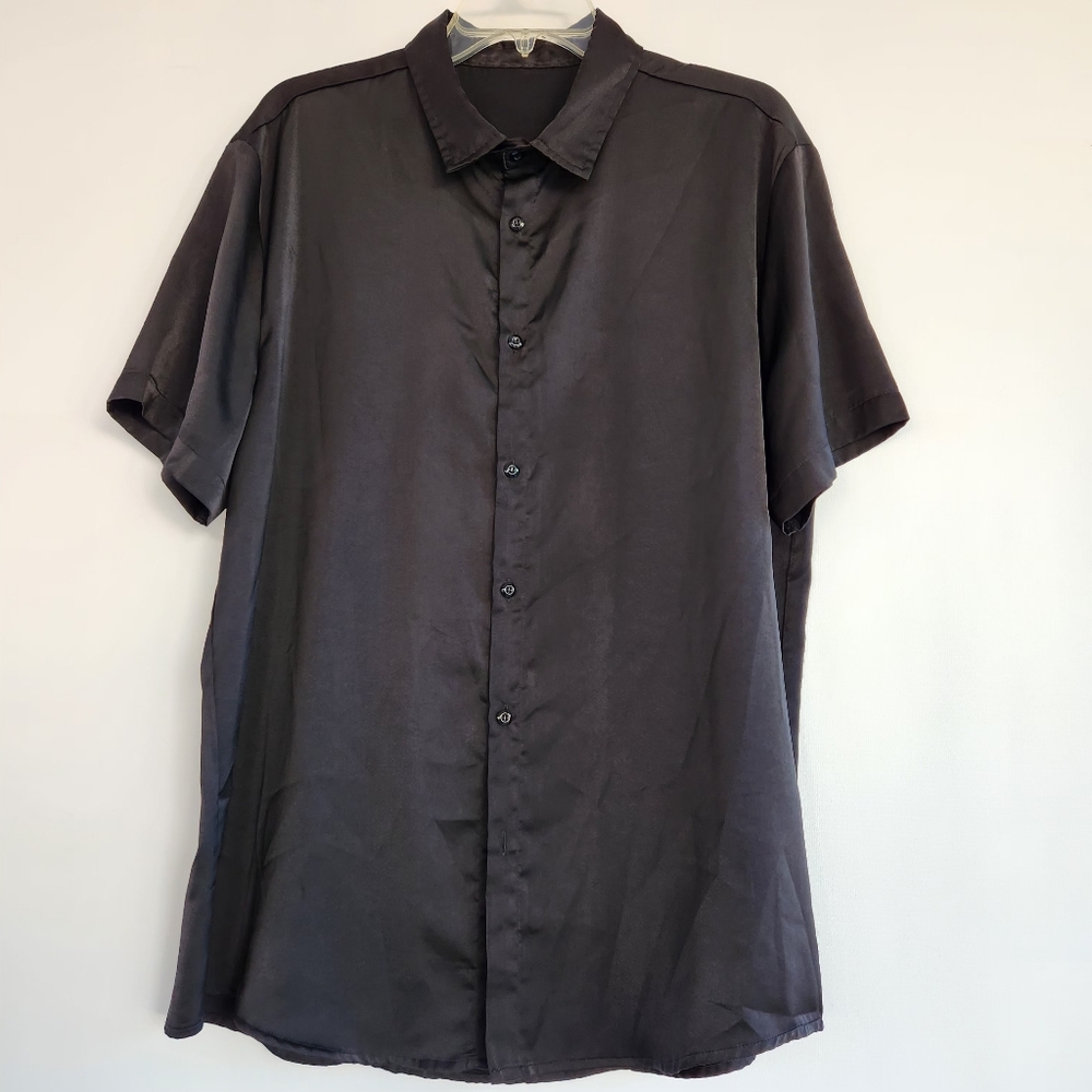 SHEIN Women's Black Button Down Shirt